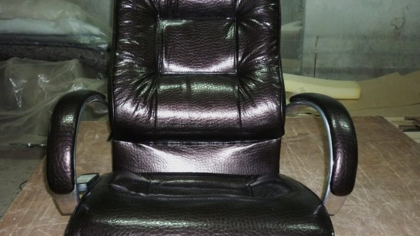 Chaise d'ordinateur craque