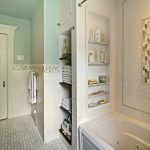 Belles étagères pour la salle de bain