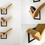 Sur une ou deux étagères au mur