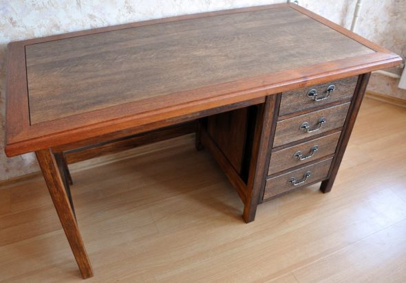 Bureau avec leurs propres mains
