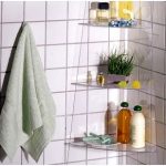 Etagères pour l'installation de la salle de bain à faire soi-même