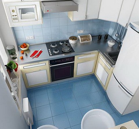 Le placement approprié des meubles dans une petite cuisine est particulièrement important.
