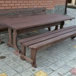 Table et banc de jardin