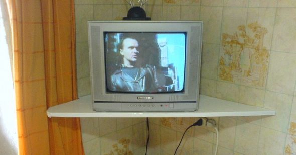Étagère de télévision fait maison