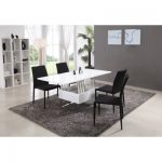Table de transformation à l'intérieur de la pièce
