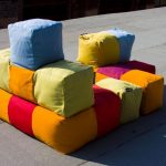 Le résultat sera un pouf original pour la maison.