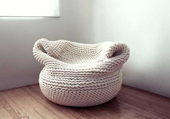 Pouf tricoté de ses propres mains