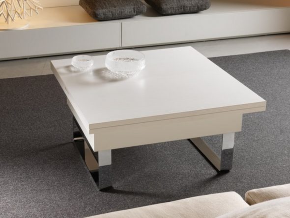 Transformateur de table basse dans le salon