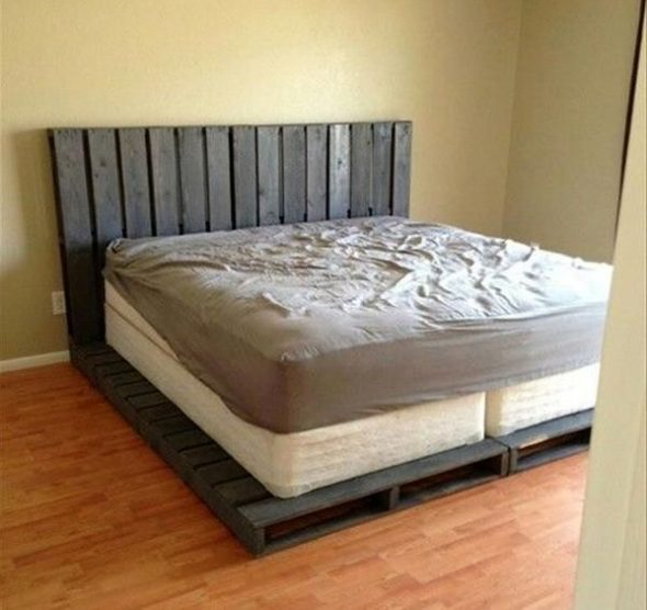 fondation sous le matelas avec vos mains avec une tête de lit