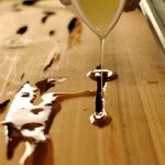 résine brillante pour la table