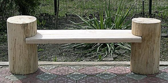 Pour la construction de la table, vous aurez besoin d'un plateau