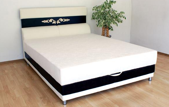 Lit double avec matelas orthopédique