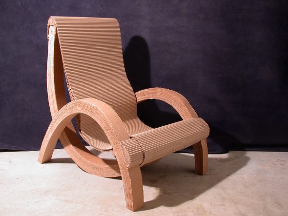 Chaise en carton