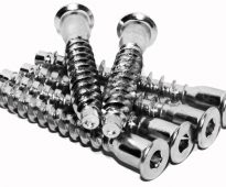 Attaches pour l'assemblage de meubles
