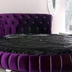 Rond paars bed