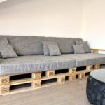 Canapés faits maison à partir de palettes à l'intérieur