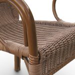Chaises en rotin et meubles en osier