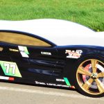 Grand lit de voiture de course noir