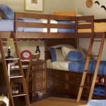 Lit à deux niveaux en bois pour enfants du massif