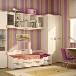 Muebles infantiles Sonata en el interior de la habitación para una adolescente.