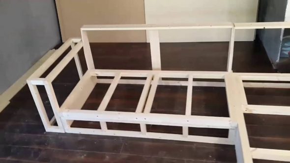 Cadre pour le canapé d'angle