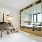 Beau mobilier construit dans la niche