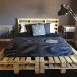 Lit de palettes pour une maison en bord de mer