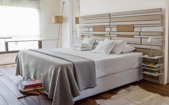 lit dans la chambre sans tête de lit