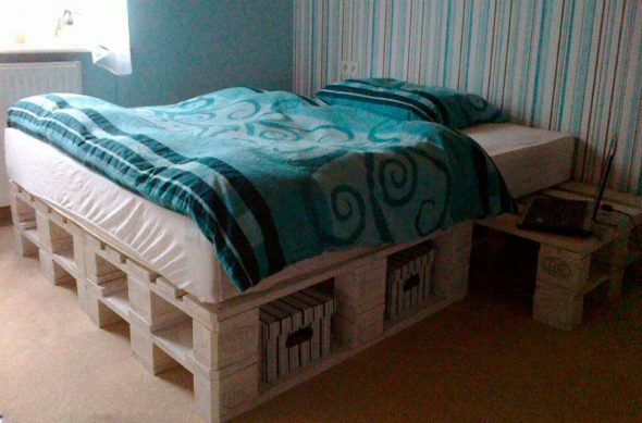 Lit aux couleurs turquoises