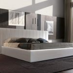 Lit moelleux pour la chambre dans un style moderne
