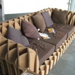 canapé insolite en carton