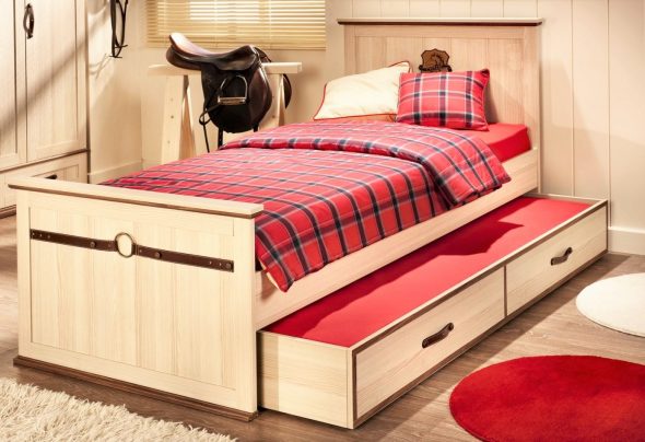 nouveau lit bébé avec boîtes de rangement