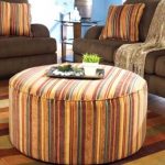 Pouf à rayures avec coussins assortis à l'intérieur