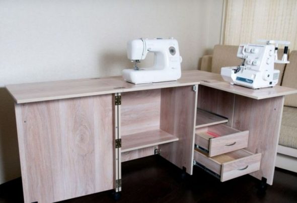 faire la table pour machine à coudre