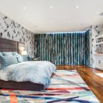 Large dossier souple pour un lit avec fixation au mur