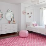 Dormitorio para una adolescente sueños rosa.
