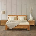 Chambre de style loft avec des meubles en bois