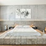 Chambre de style loft avec passerelle en bois
