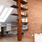 Rack pour les étagères dans le style de loft