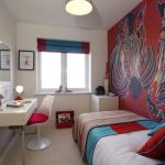 Muro con cebras para una habitación inusual para una niña.