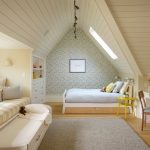 Habitación elegante y confortable para niñas en el segundo piso.