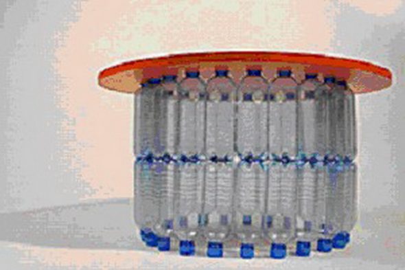 Table de bouteille en plastique