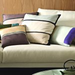 Coussins confortables pour un canapé pour créer une atmosphère chaleureuse
