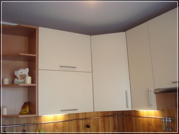 Armoire murale d'angle pour la cuisine