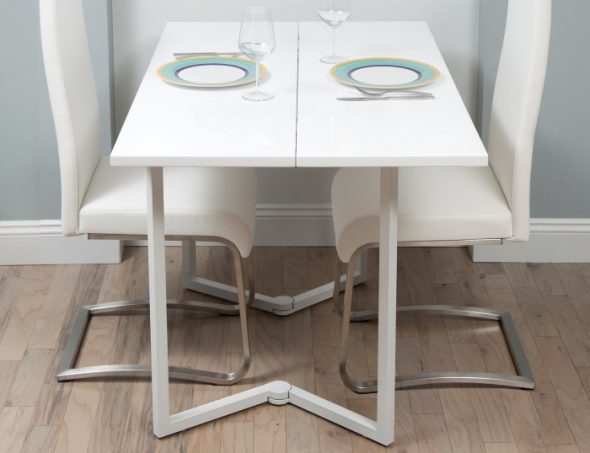 choisissez une table pliante écarlate pour la cuisine