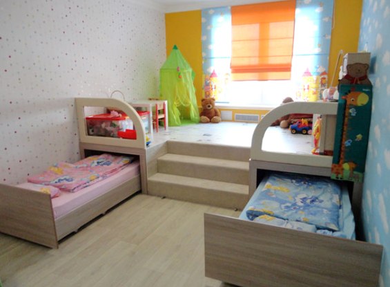 Lits escamotables dans la chambre des enfants