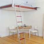 Lit mezzanine
