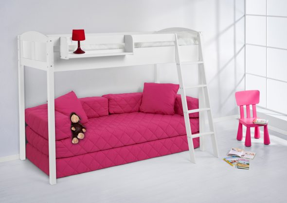 Lit mezzanine blanc avec un canapé en bas