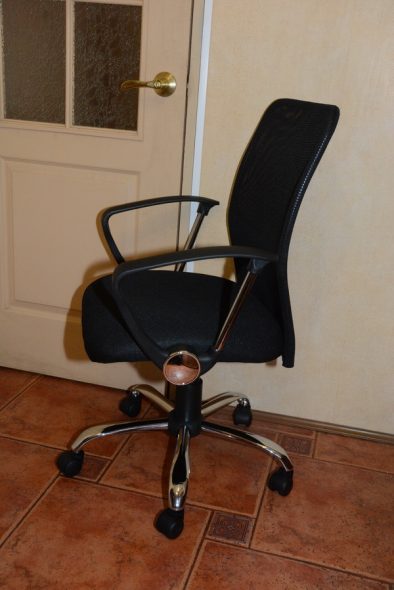 Scaun de birou negru