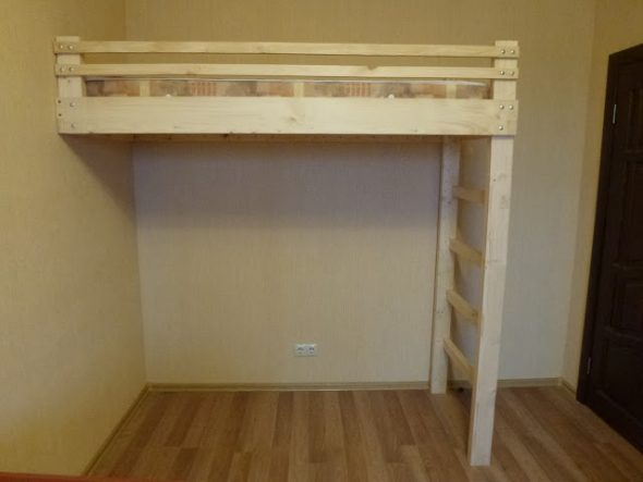 Lit en bois mezzanine faites-le vous-même